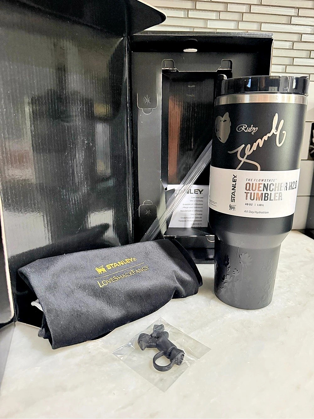 Stanley Quencher H2.0 Tumbler 40 oz Black & Silver NWT
